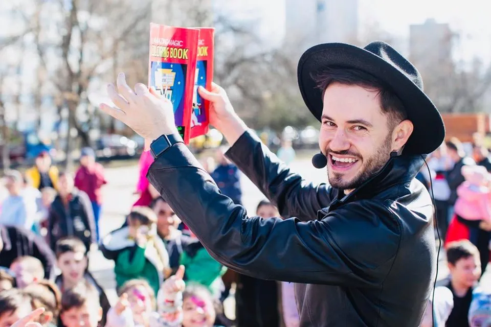 Interviu Costin Teodorescu: „Mereu m-am simțit artist. Asta am vrut și asta am ajuns să fac”