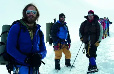 Omul și muntele: 5 lecții de viață pe care le înveți din “Everest”