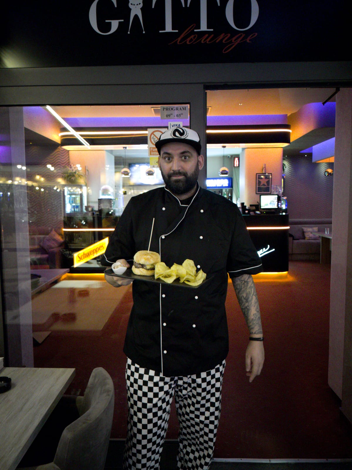 Chef Daniel Marius a gatit pentru DJ Project si a lucrat in bucatarii din jurul lumii