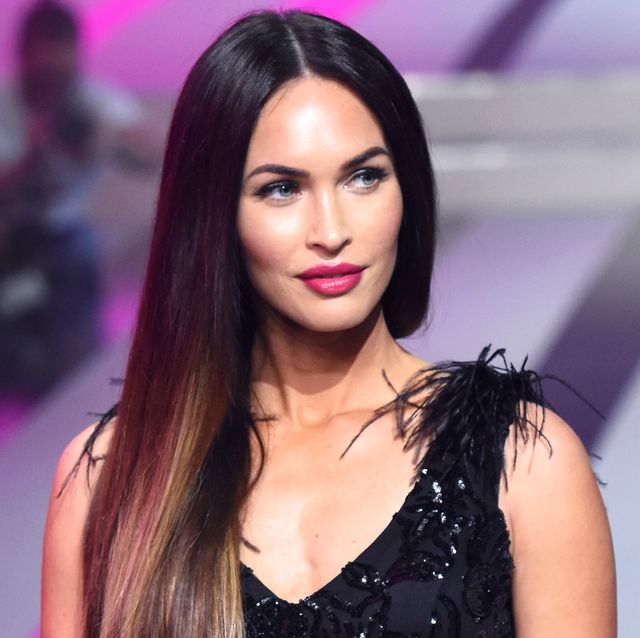 Megan Fox spune că „nu a făcut niciodată declarații” despre purtarea măștilor după ce o postare falsă devine virală