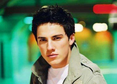Michael Trevino din „Jurnalele vampirilor” implineste 37 de ani!