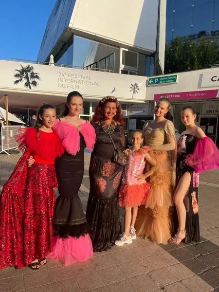 Copiii romani, pe covorul rosu de la Cannes! Cu ce vedeta s-au intalnit?