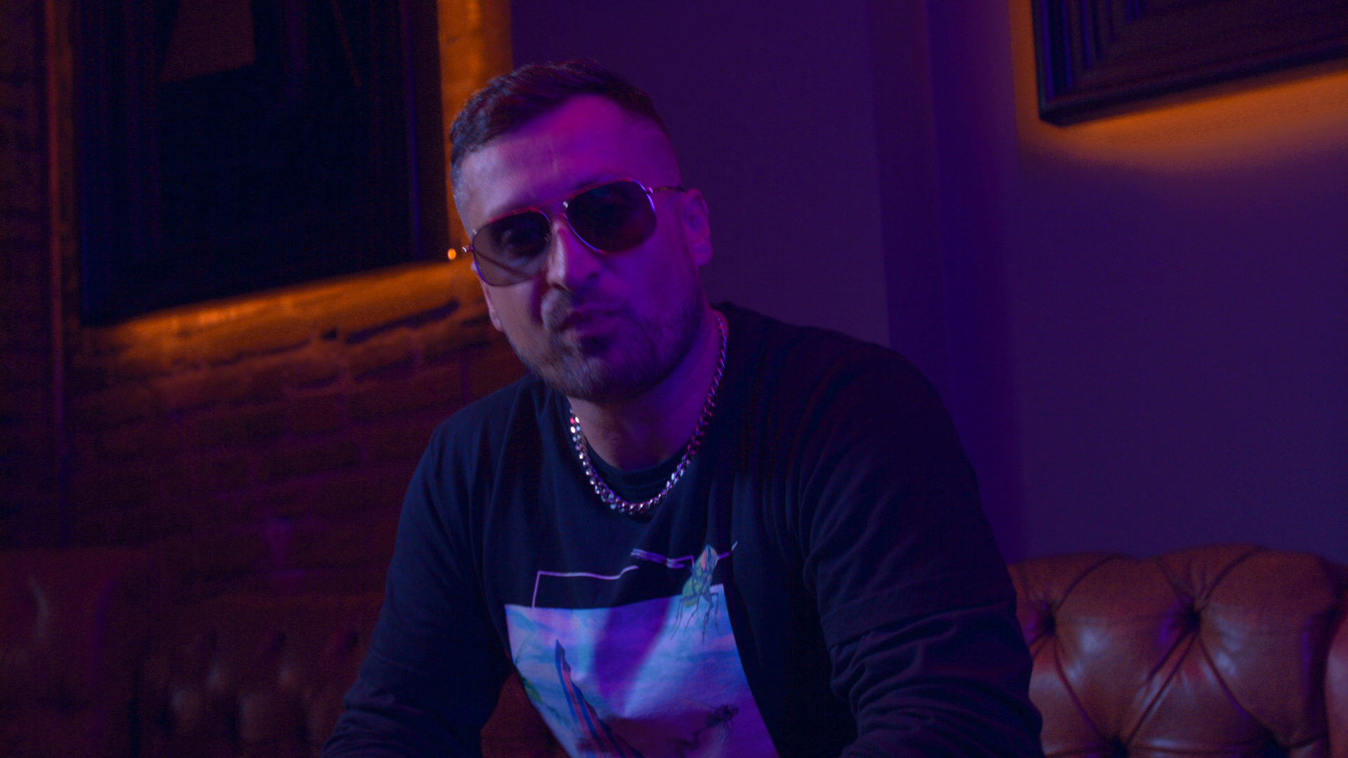 In ultima vineri din octombrie Mr. VIK a lansat „Morenita”