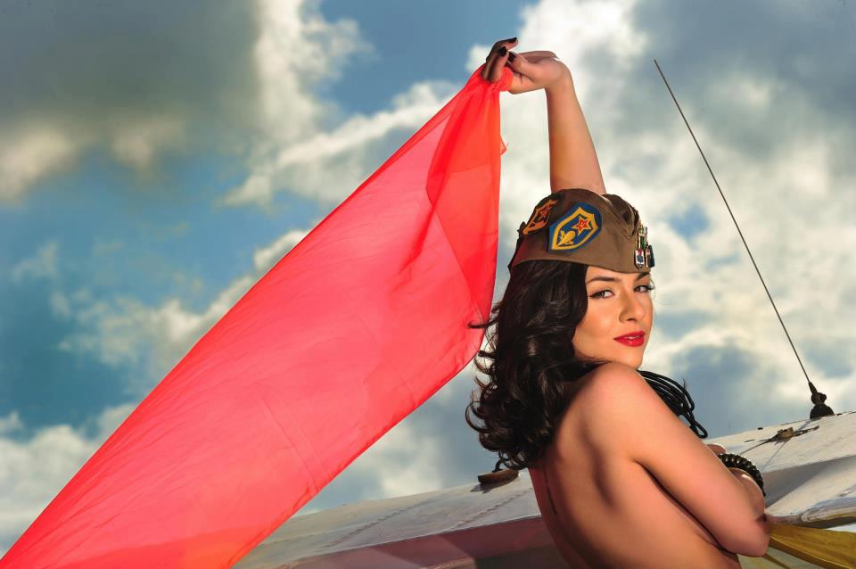 Oana Tache – două premiere în luna cadourilor: Crăciunul cu fiul ei și lansarea proiectului „Lumea lu` Tache”