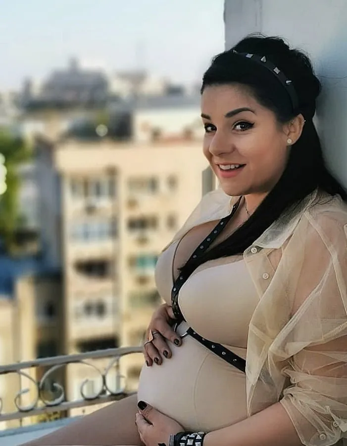 Oana Tache – cea mai cool viitoare mamica: “Fiul meu va fi DJ”
