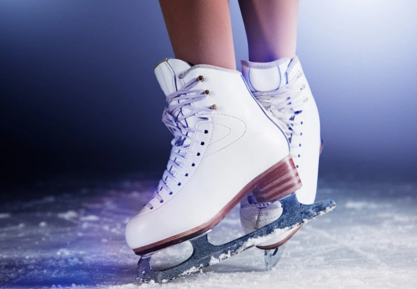 Pe gheață subțire? Polonezii devin creativi pentru a patina în jurul regulilor coronavirusului