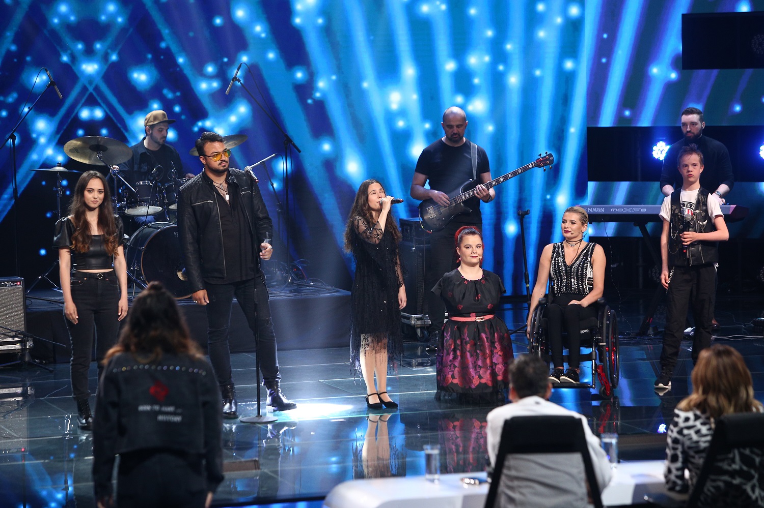 Surpriză de proporții în prima ediție X Factor 10! Andrada Precup, Dragoș Moldovan, Lorelai Bratu, Jeni Ion, Anamaria German și Vlad Negoiță sunt protagoniștii unui moment legendar