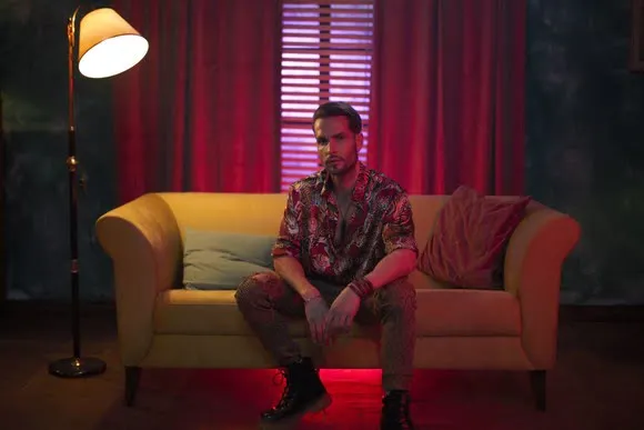 Randi a lansat un nou videoclip la piesa „Femeia care m-a invins”