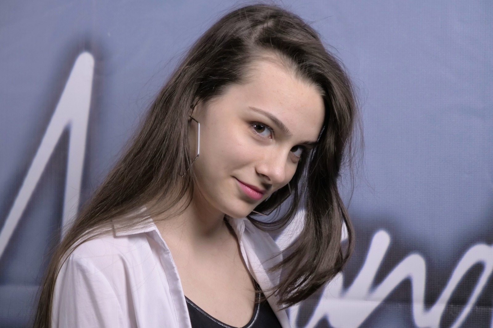 Sara Comisan: „Fara muzica viata mea ar fi monotona, e o placere sa lucrezi cu compozitorul Mihai Alexandru”