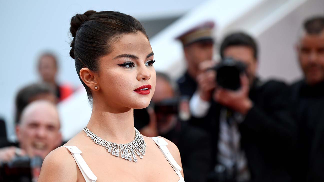 Selena Gomez spune că are o „senzație obsedantă” că oamenii încă o percep drept „Această fată de pe Disney”