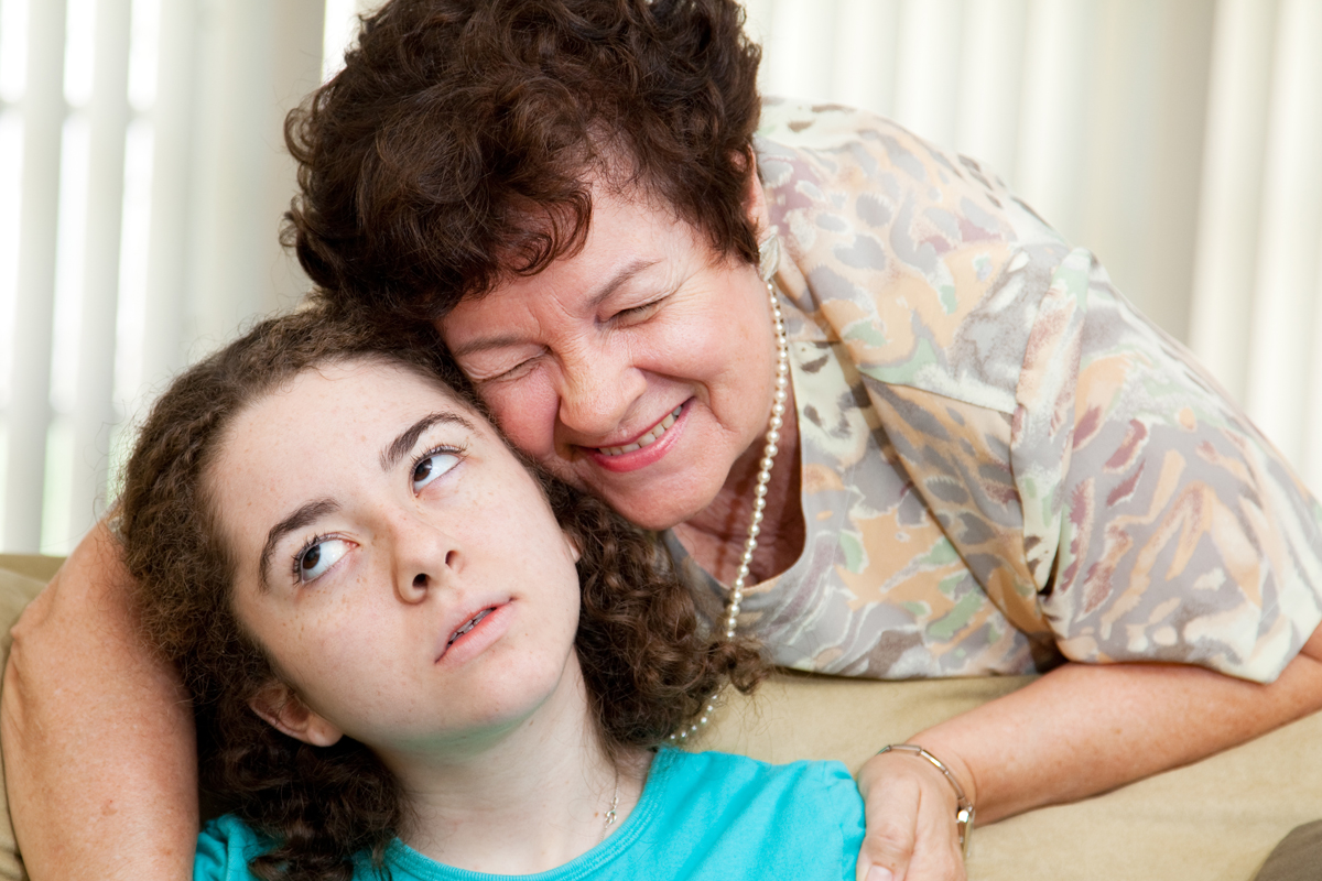 10 întrebări ENERVANTE pe care ți le pun PĂRINȚII când ești într-o relație