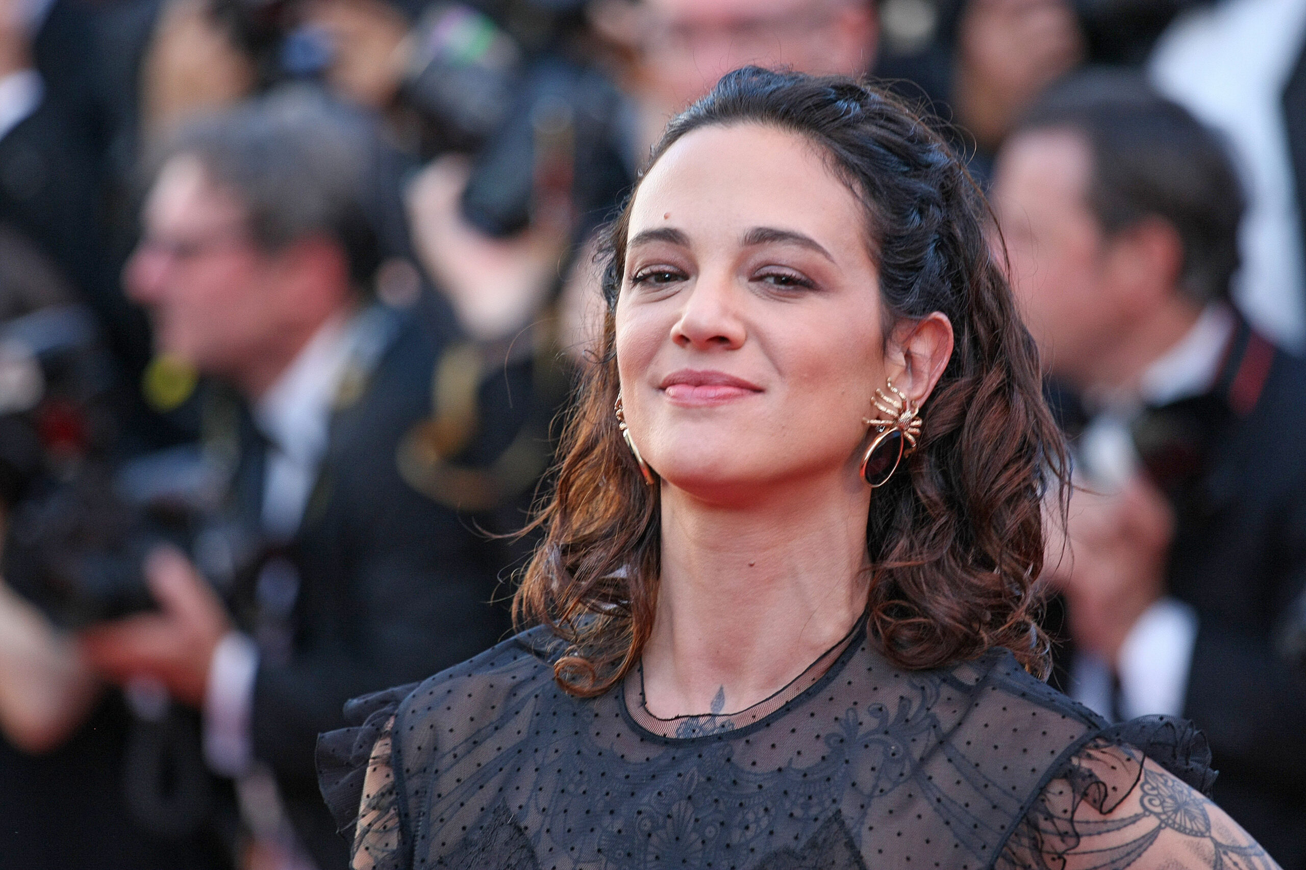 Asia Argento îl acuză pe directorul Fast and Furious, Rob Cohen, de agresiune sexuală