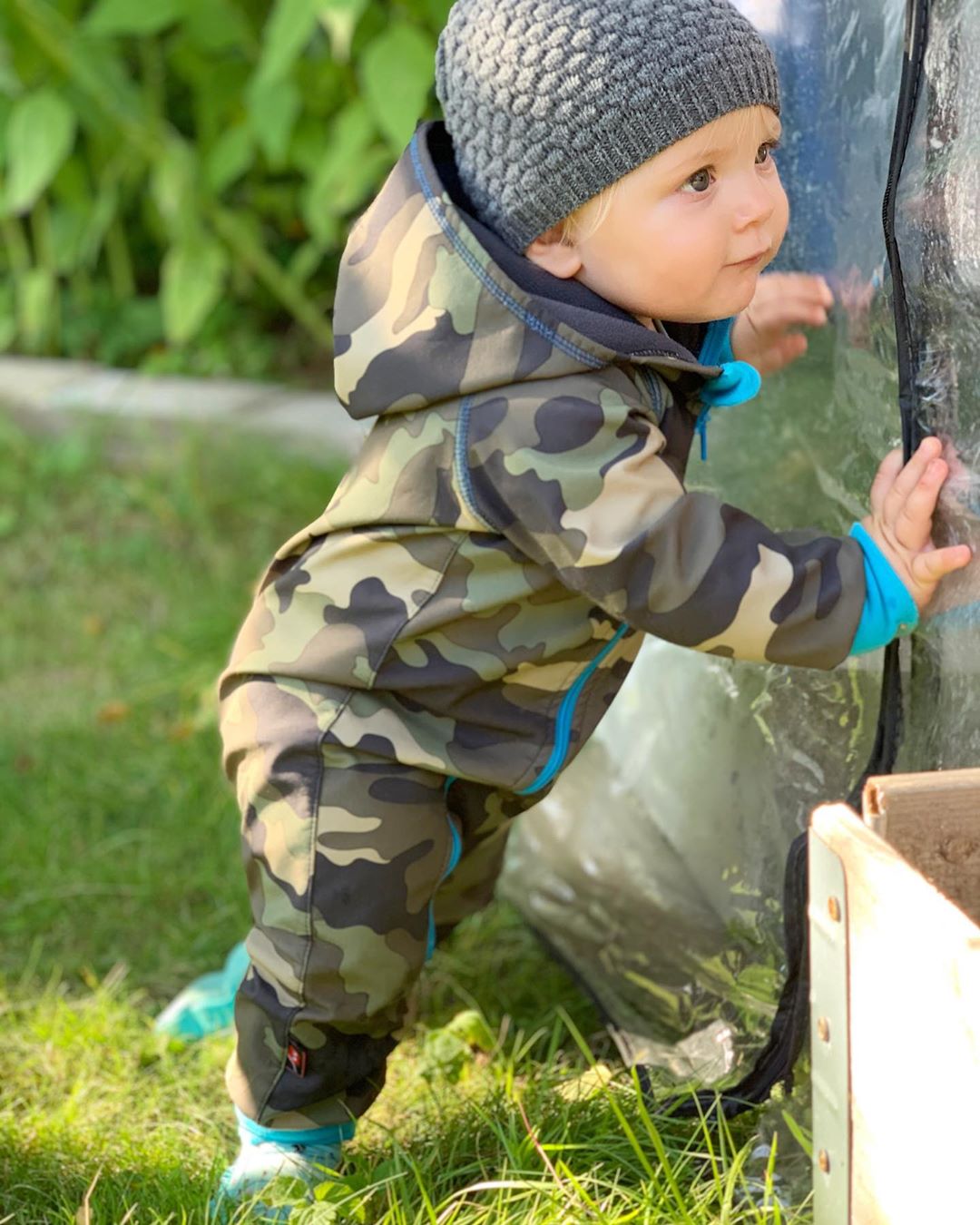 Cum sa alegi cele mai potrivite haine pentru bebelusi