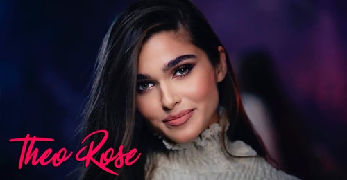 Theo Rose a lansat videoclipul piesei „As Renunta”