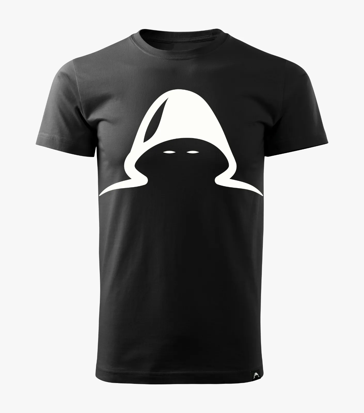 Carla’s Dreams lansează noua linie de merchandise cu hanorace și tricouri