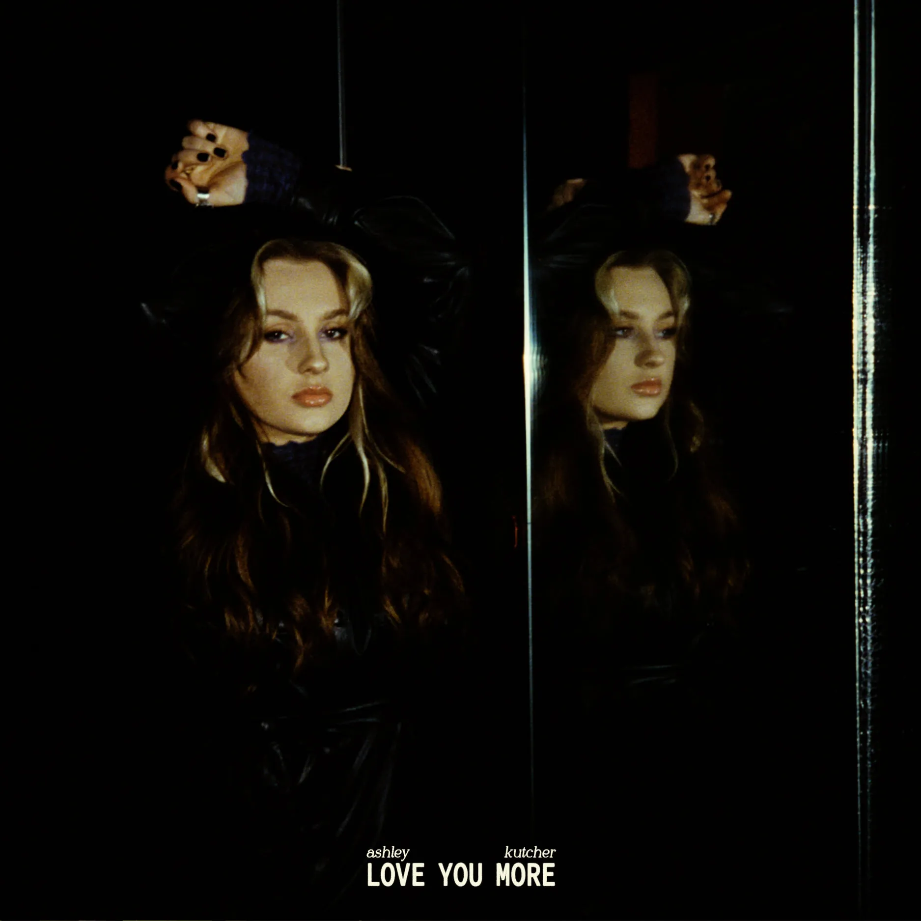 Ashley Kutcher a lansat single-ul „Love You More”
