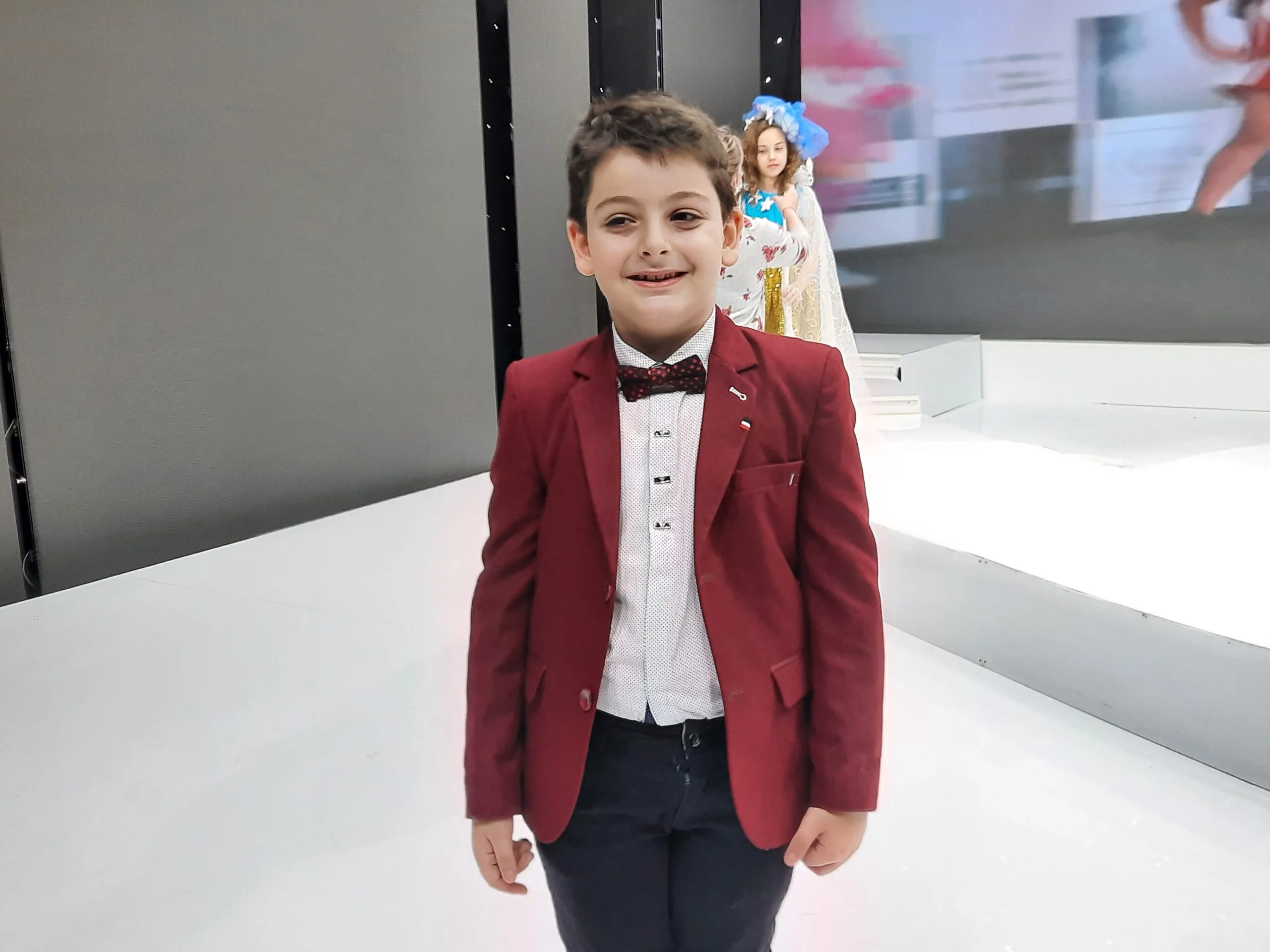 La 6 ani Casian Daniel Ciprian din Talmaciu, Sibiu, pe scenele de modeling