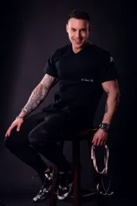 Dr. Vlad Roșca tatuat sportiv