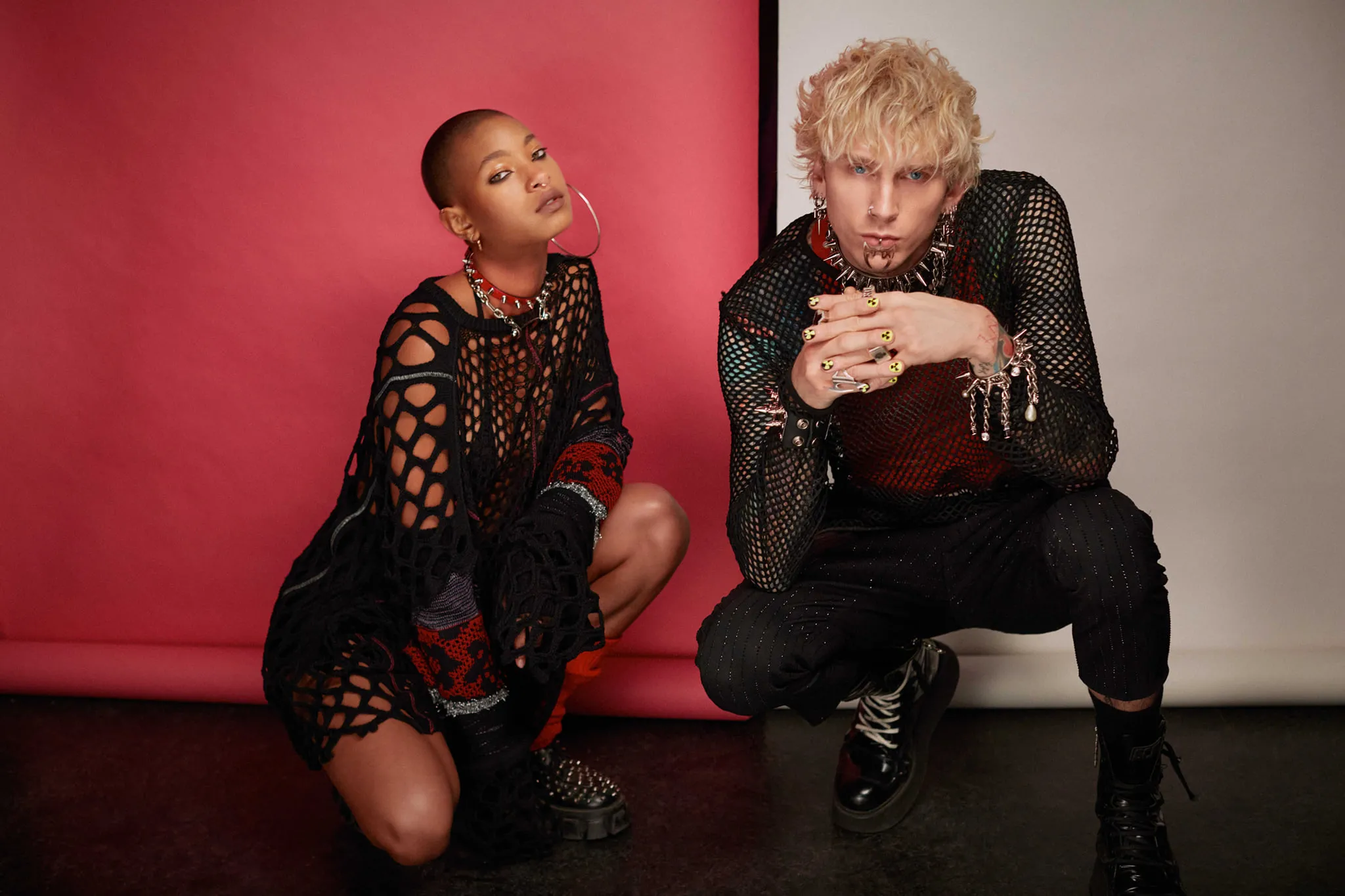 Machine Gun Kelly si Willow lanseaza single-ul „emo girl”