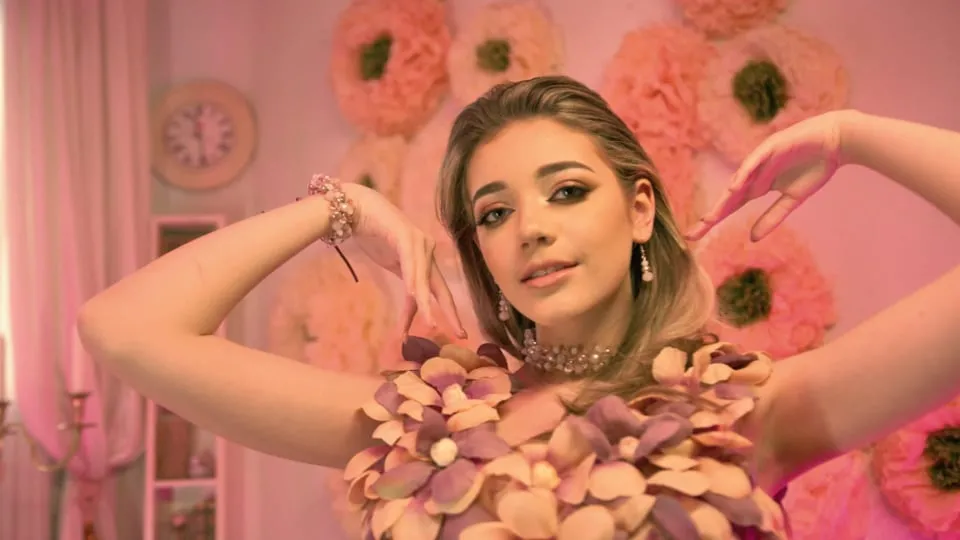 Adnana a lansat „Forever”, al 2-lea single din cariera chiar de ziua ei!