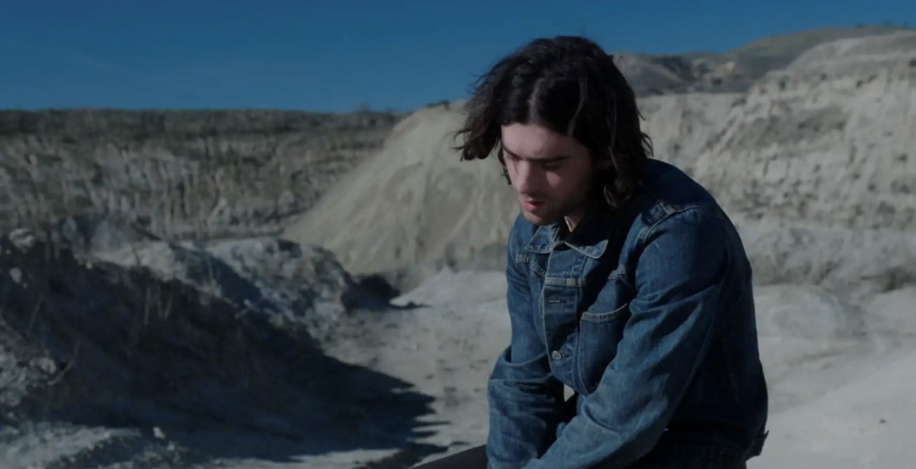 Alexander 23 revine cu piesa exceptionala, insotita si de videoclip, „Hate Me If It Helps”