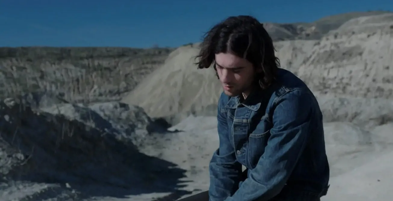 Alexander 23 revine cu piesa exceptionala, insotita si de videoclip, „Hate Me If It Helps”