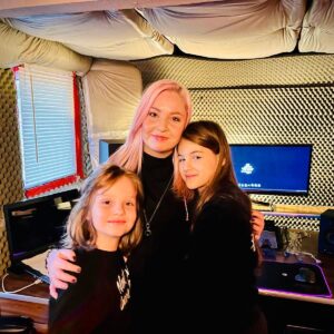 ava-alaturi-de-elevii-ei-davud-dobrincu-si-anamaria-margean