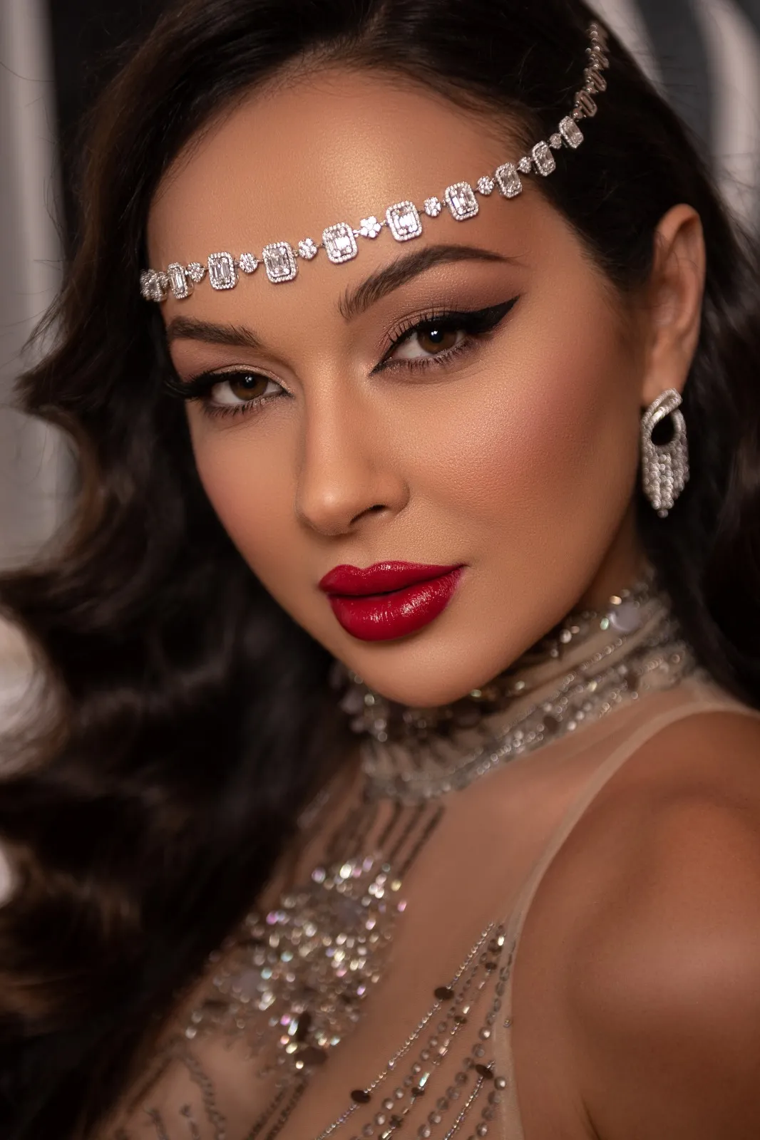 Vlăduța Lupău transformata in “Diamond Girl” de hairstylistul Adrian Perjovschi