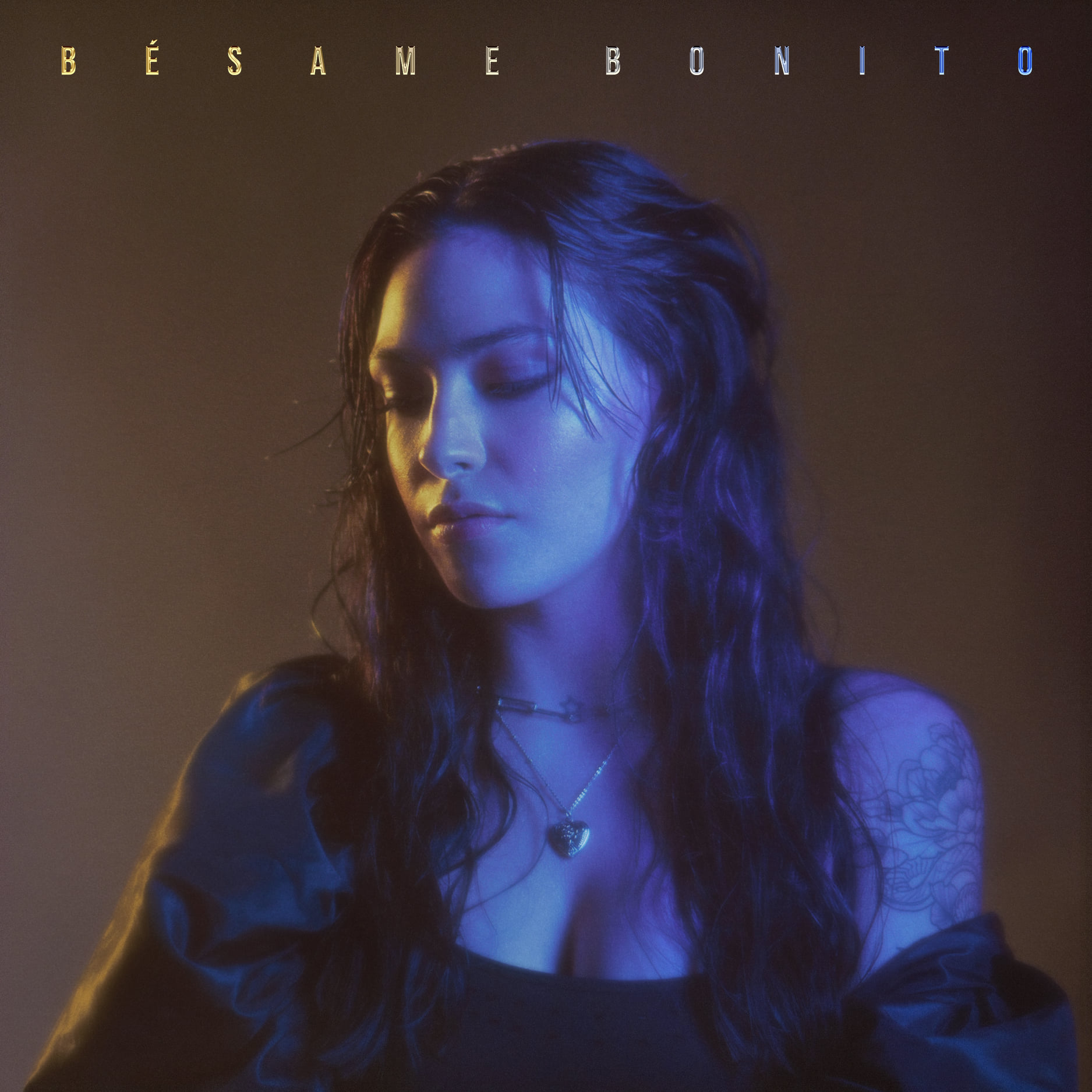 Carmen DeLeon a lansat single-ul “Besame Bonito”