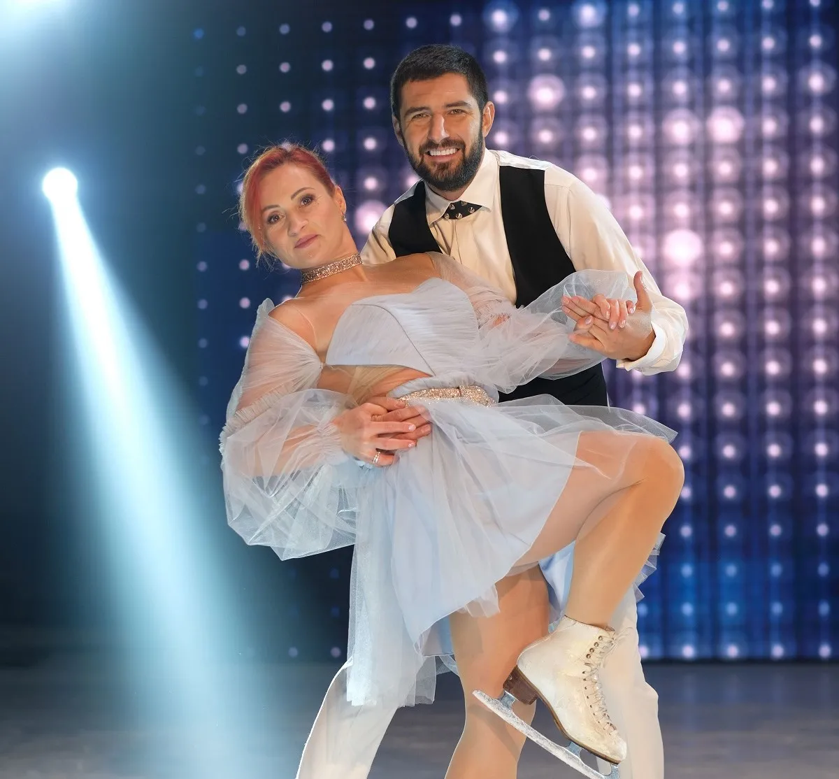 Cătălin Cazacu și Codruța au părăsit competiția Dancing on Ice – Vis în doi. Cea de-a doua ediţie a show-ului, lider de audienţă