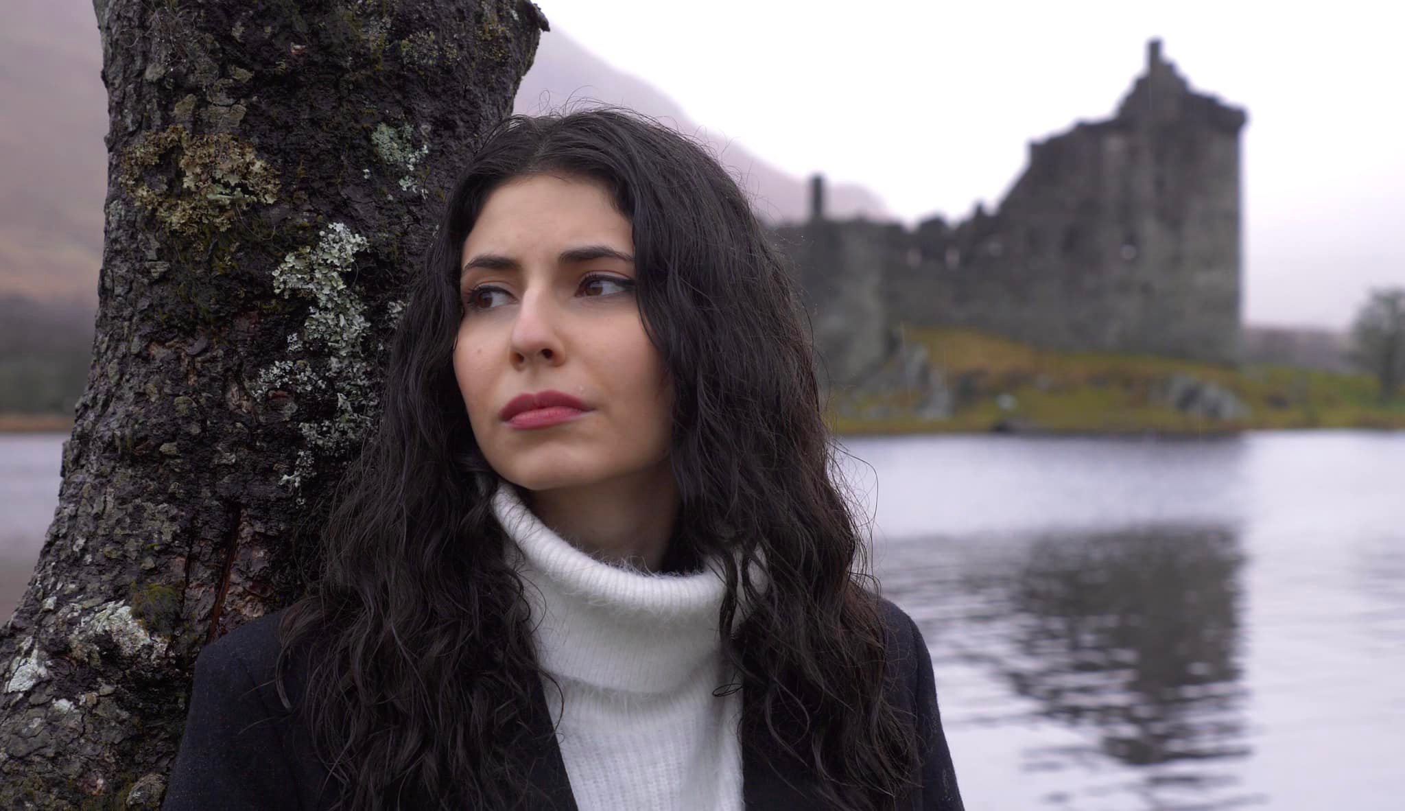 Alma Nicole lansează „You Are”, o piesă ce trece dincolo de spațiu și timp