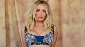 emily-osment acum