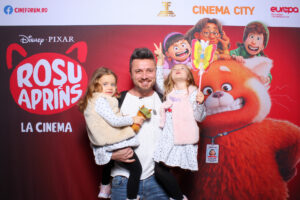 tavi clonda cu fiicele lui