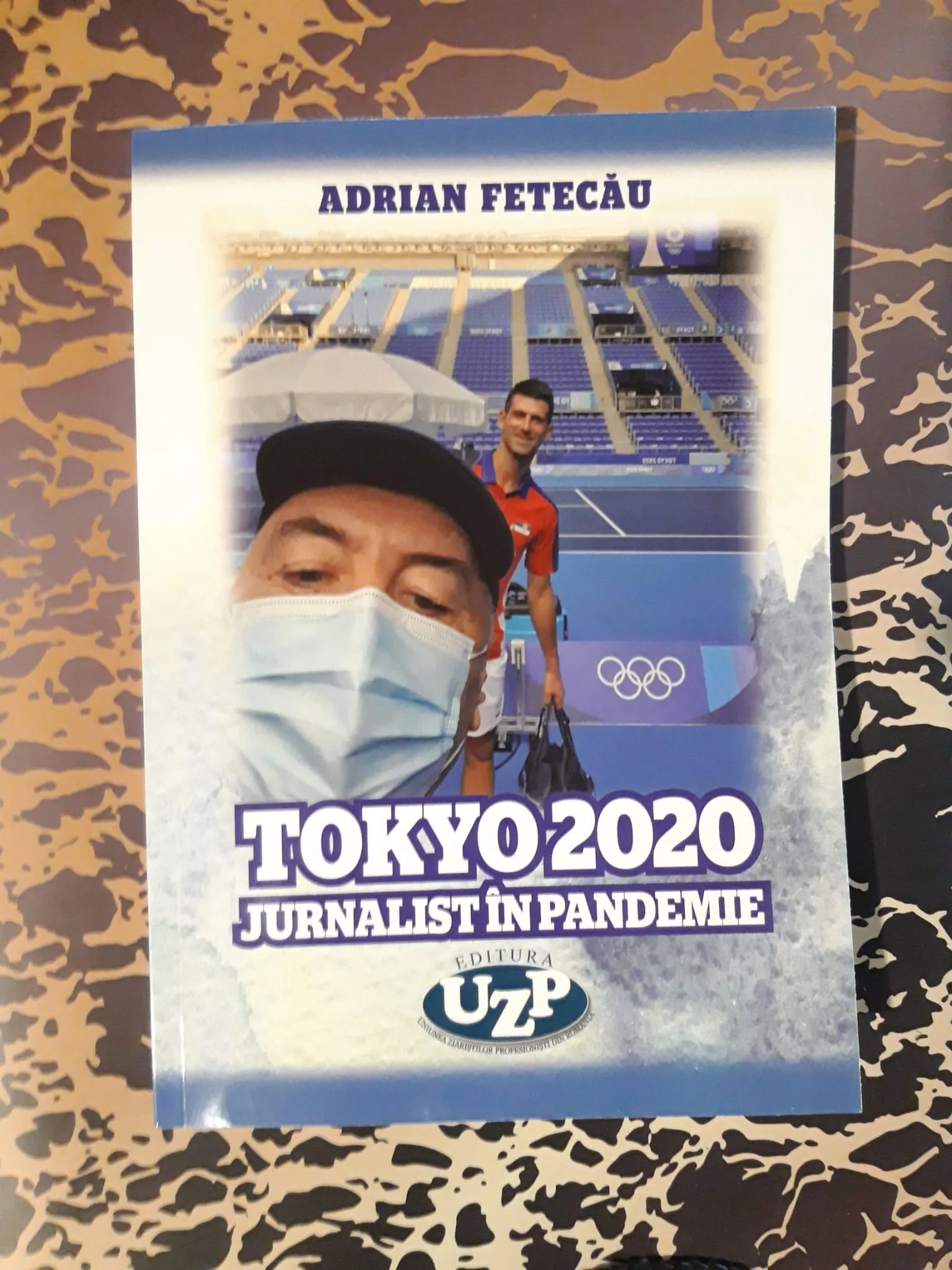 Adrian Fetecău de la trupa Voua a lansat cartea „Jurnalist in pandemie”