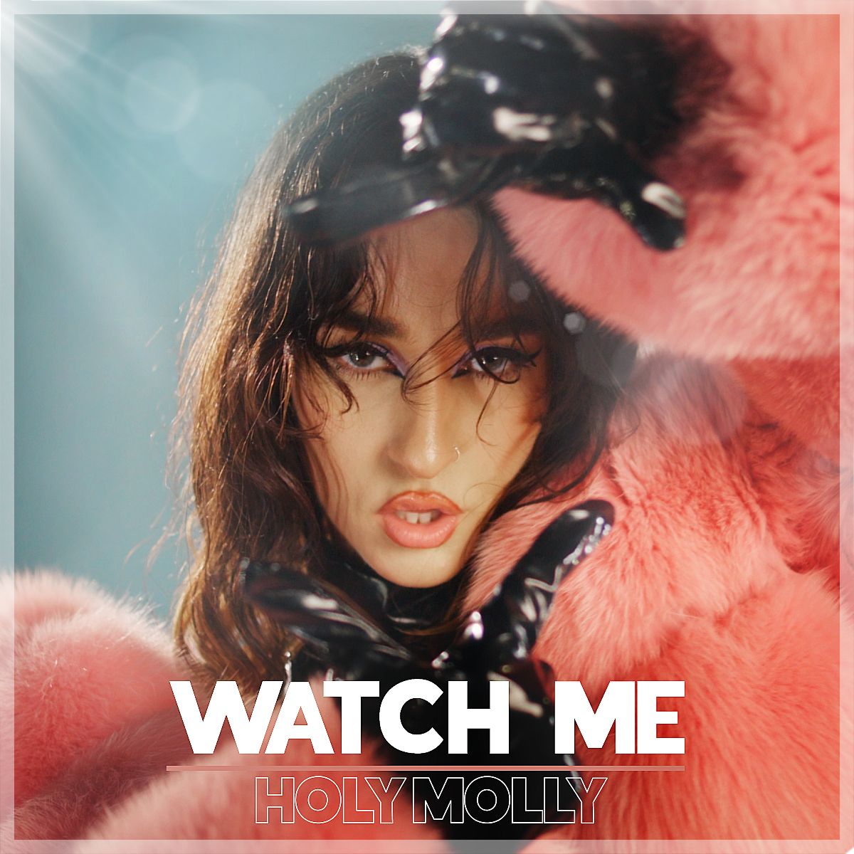 Holy Molly, artistul fenomen al momentului, lansează noul single – „Watch me”