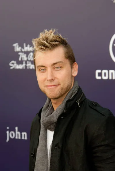 Lance Bass ex N*SYNC implineste 44 de ani!