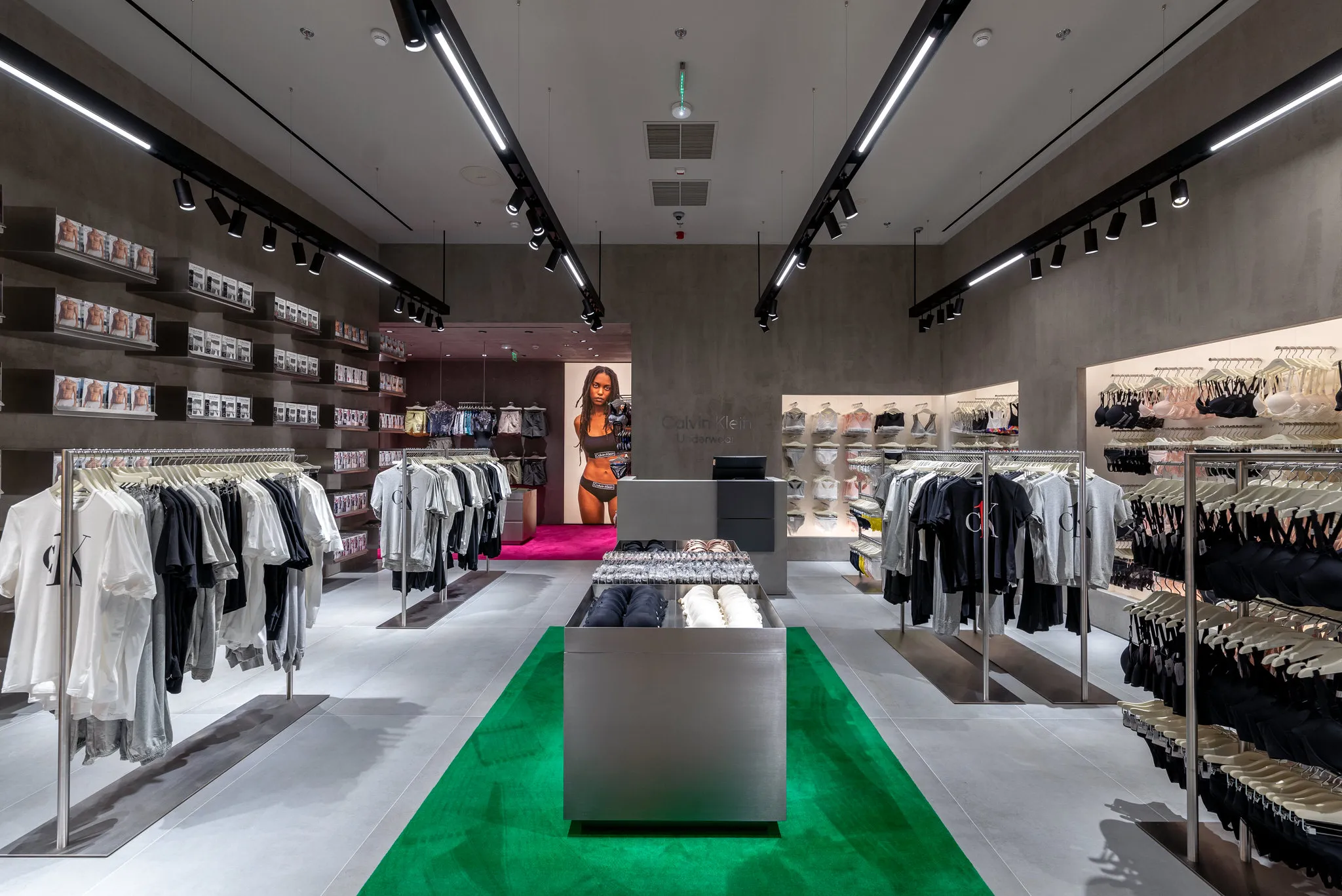 Un nou magazin Calvin Klein Underwear acum în Băneasa Shopping City