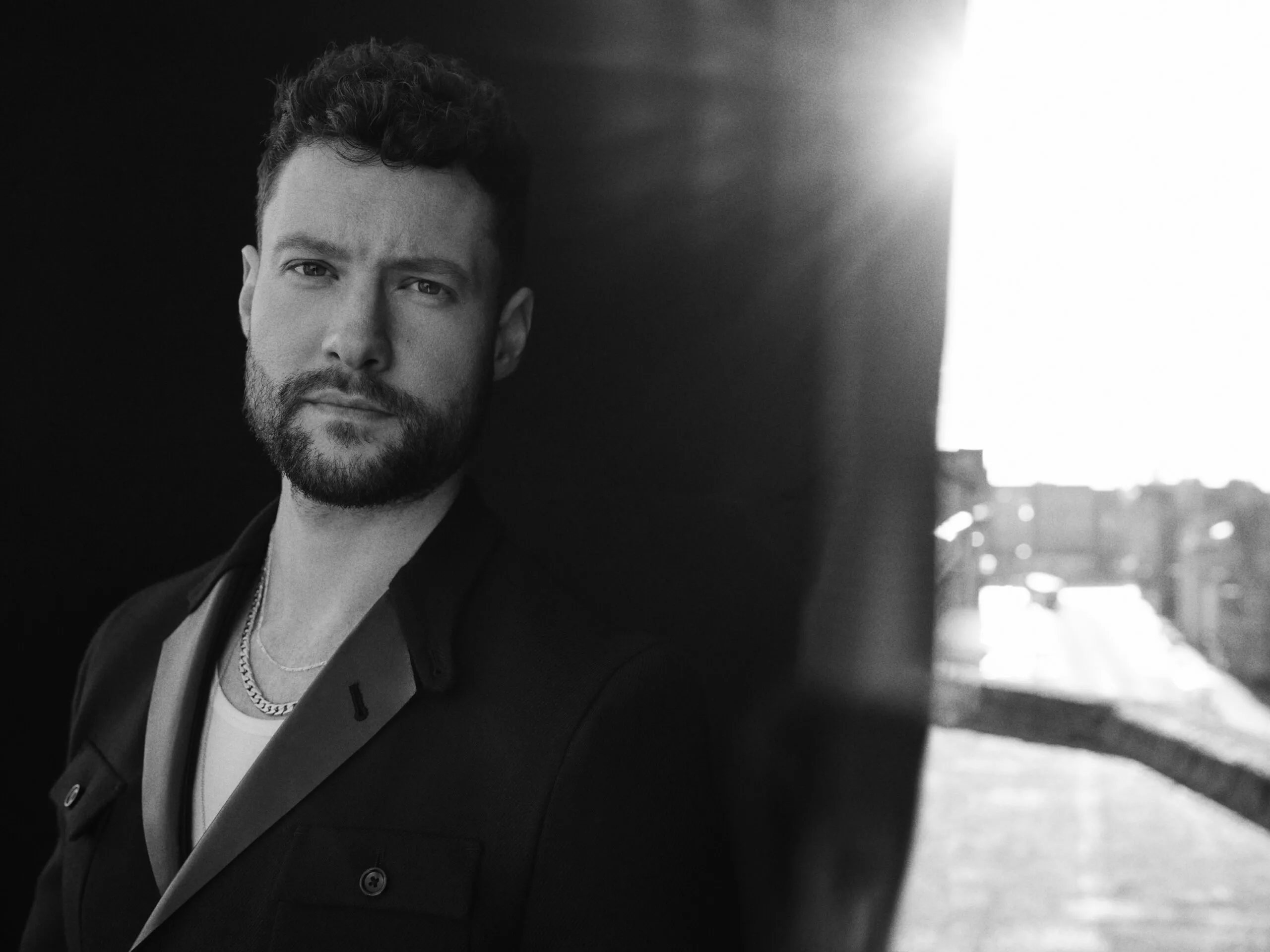 Calum Scott a lansat piesa “Boys In The Street”