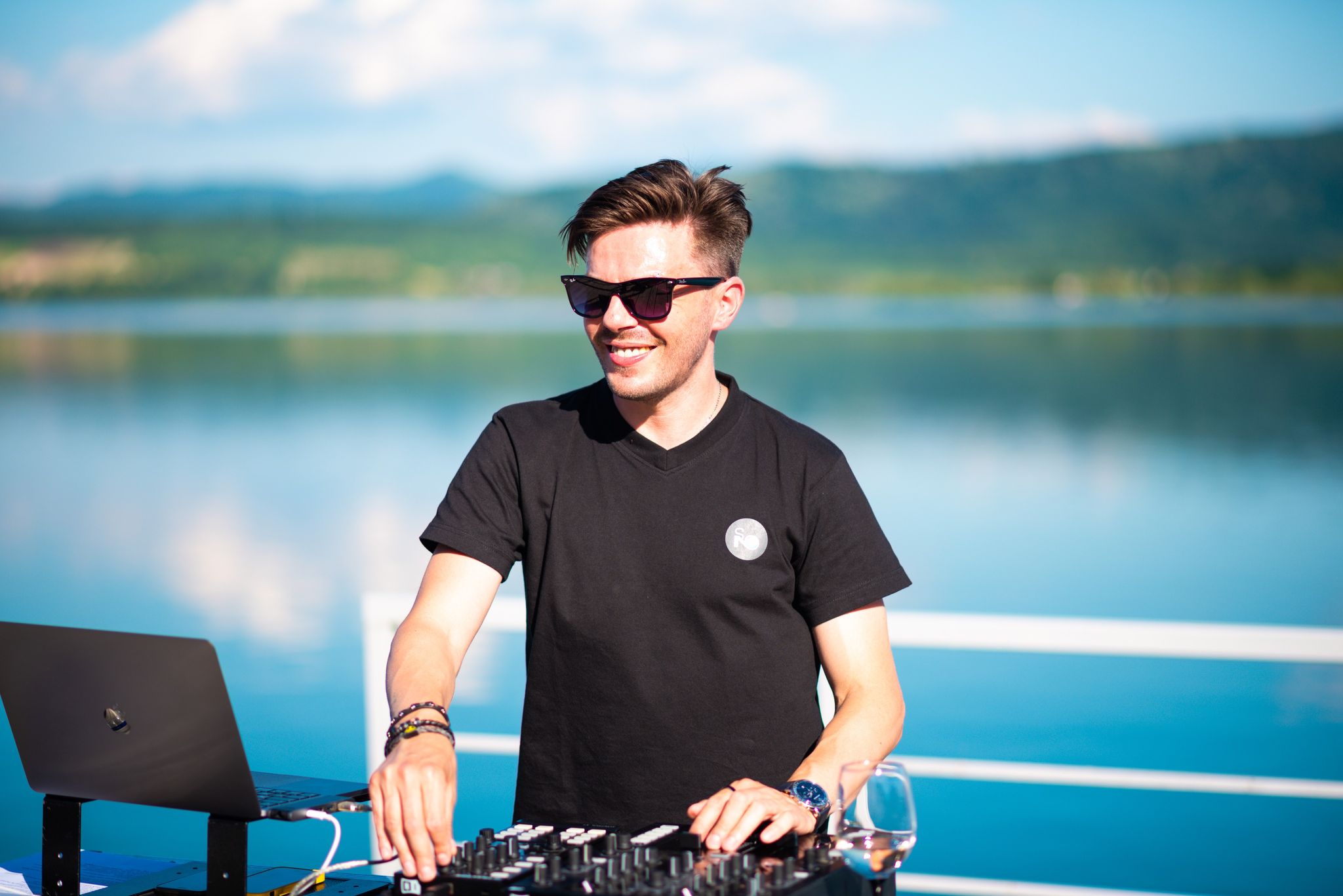 Sean Norvis aduce energie pozitivă pe Lacul Surduc
