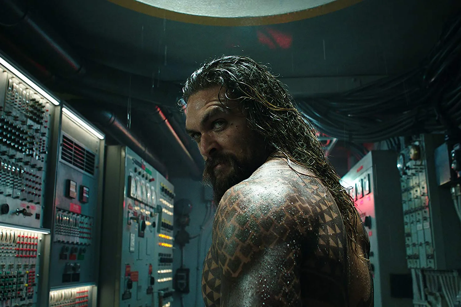 Jason Mamoa din „Aguamen” implineste 43 de ani
