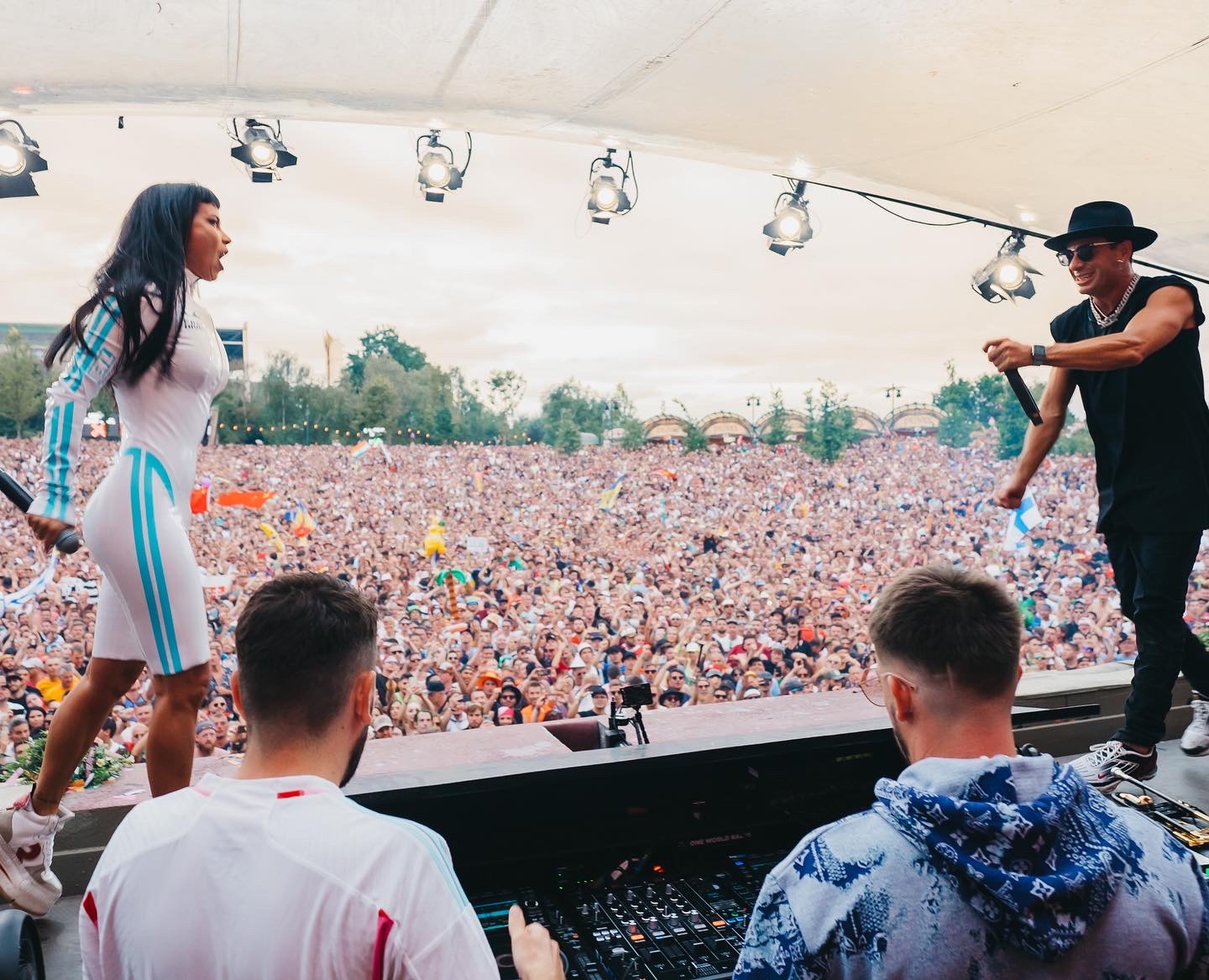 INNA, primul artist român pe scena de la Tomorrowland în fața a 200 000 de oameni