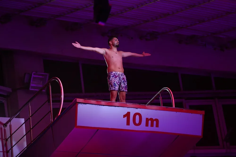 Luis Gabriel si Eric de Oliveira s-au calificat în finala săptămânii Splash! Vedete la apă.