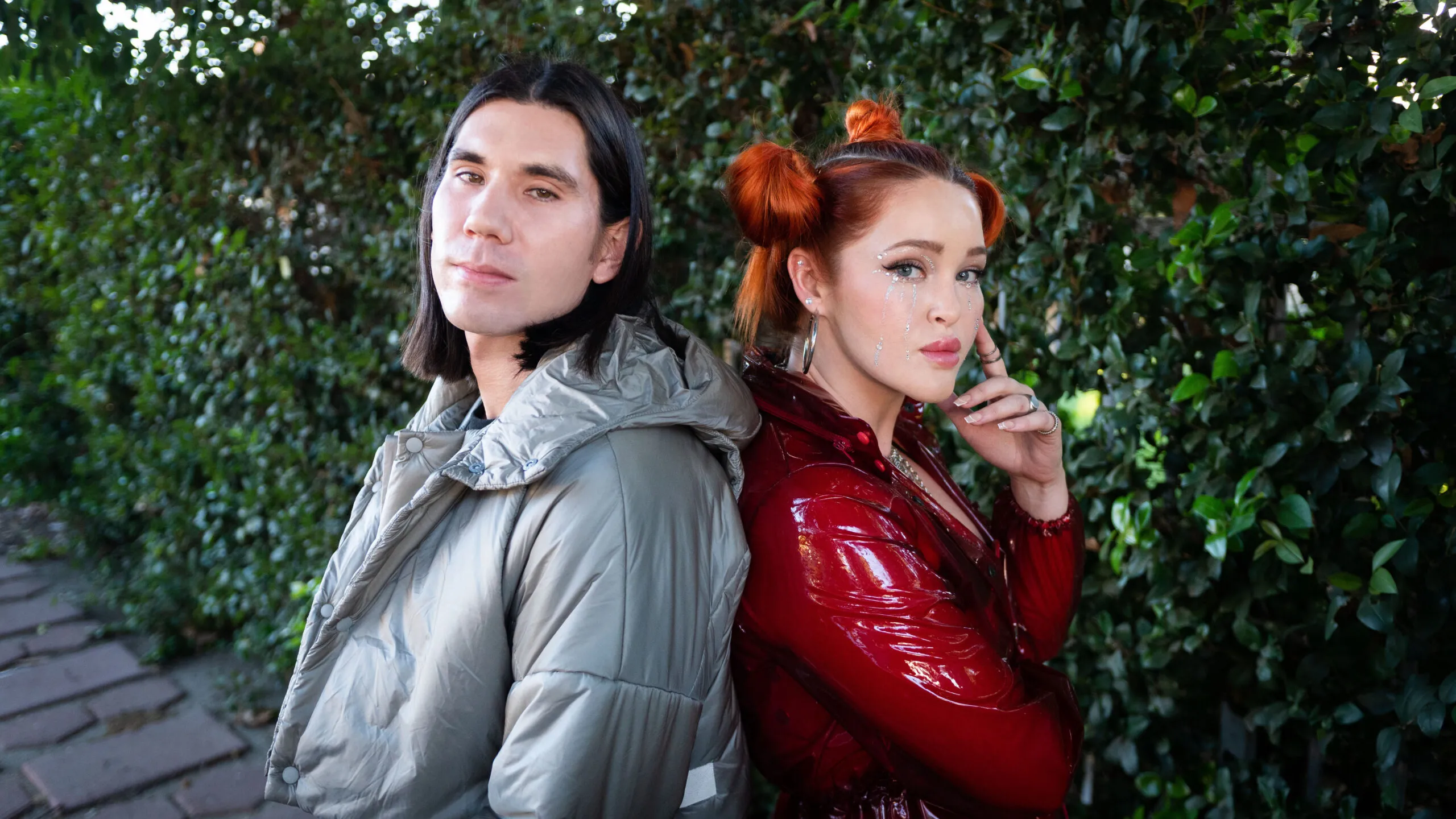 Gryffin face echipă cu Elley Duhe pentru “Forever”
