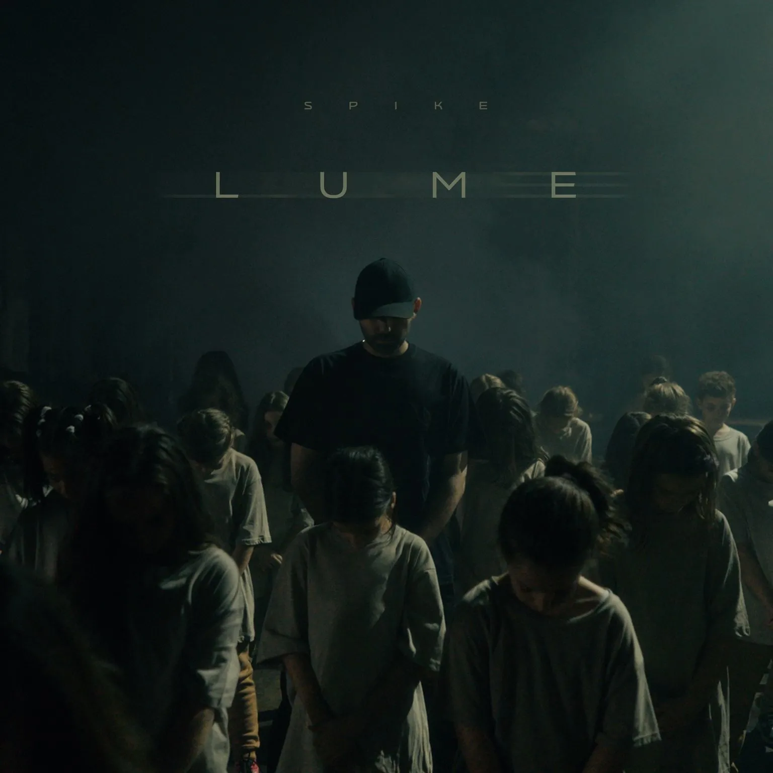 Spike revine cu un nou single de pus pe repeat,”Lume”