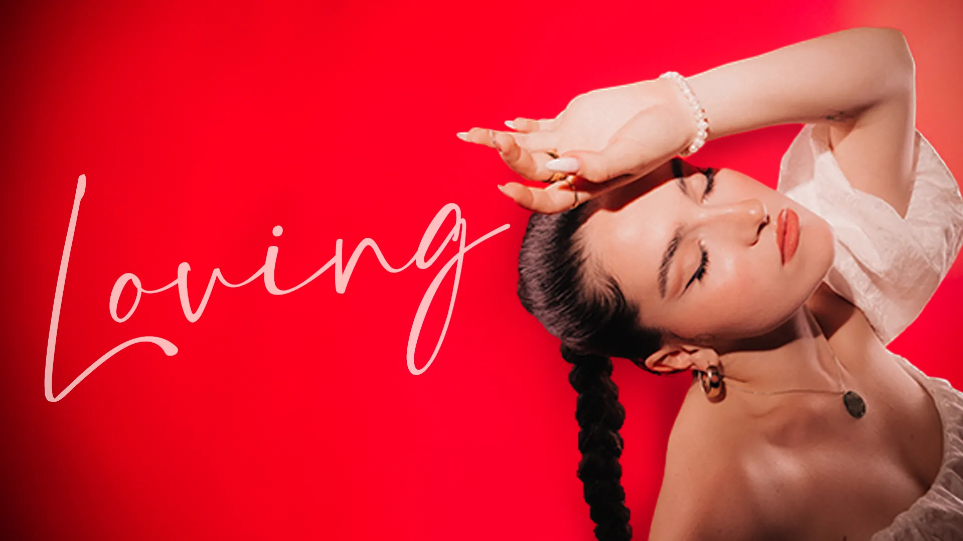 Téodora a lansat „Loving”, cel de-al treilea single al albumului de debut pe care îl descoperim !!!