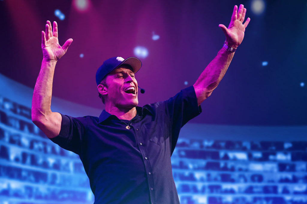 Tony Robbins: de ce este cel mai faimos speaker motivațional din lume?