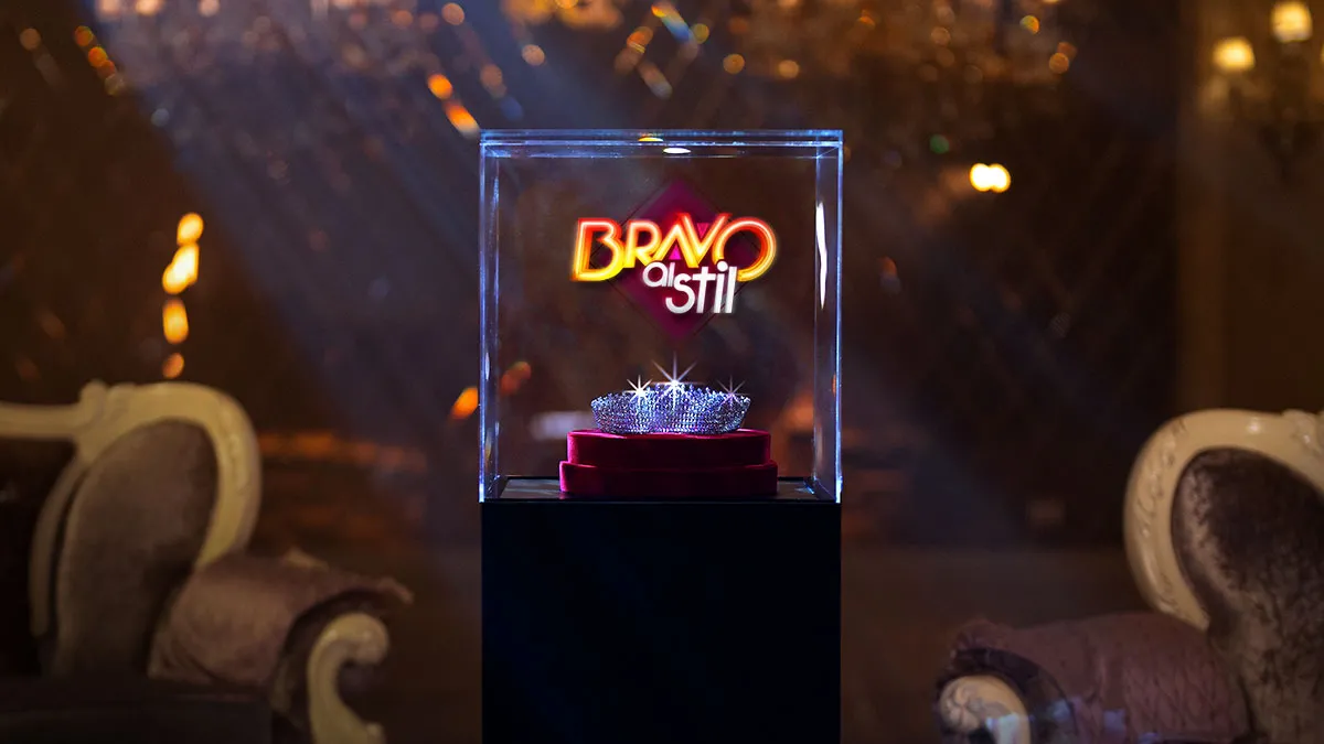 Un nou sezon “Bravo, ai stil!” va pune în lumina reflectoarelor noi concurente, încă necunoscute publicului larg, dar gata să cucerească podiumul! Start Casting!