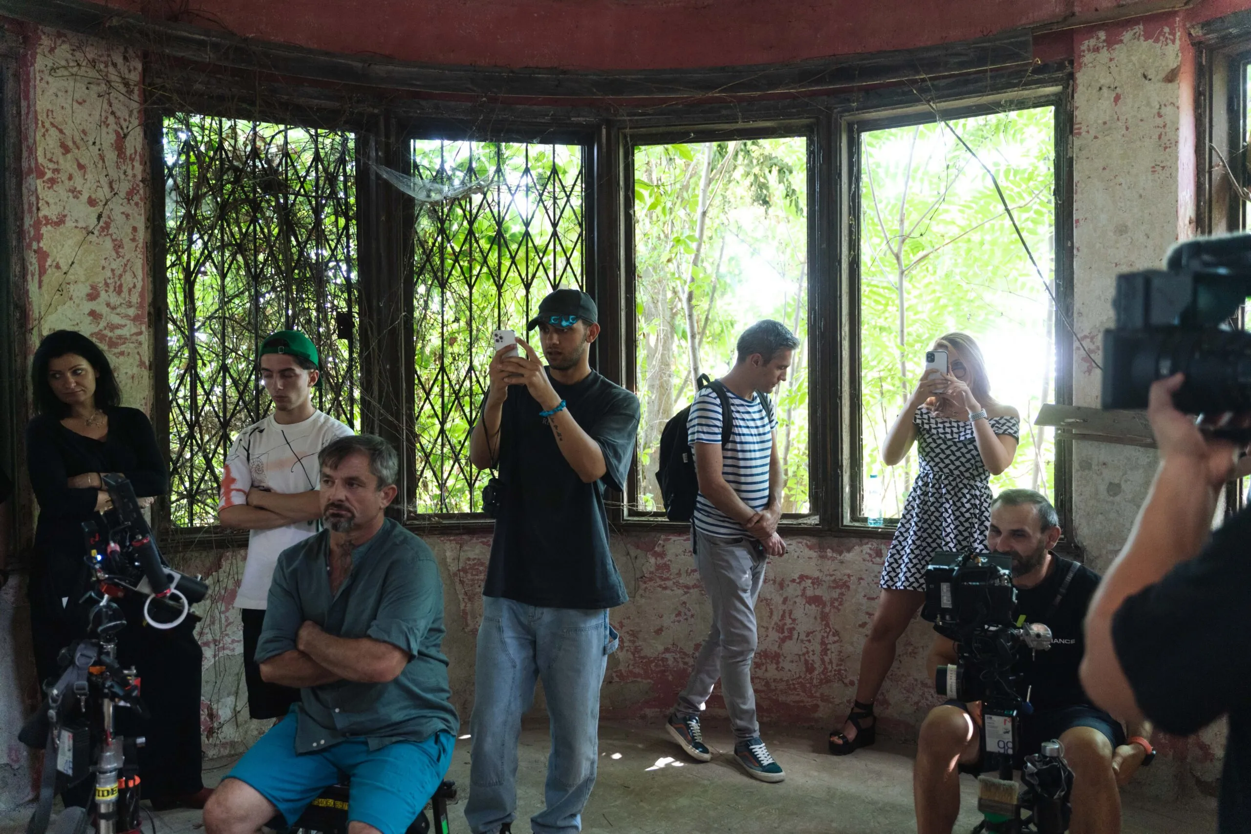 Cunoscutul influencer, Marius Elisei, a vizitat platourile de filmare ale serialului CLANUL: ”Una dintre cele mai tari experiente pe care le-am trait pana acum”