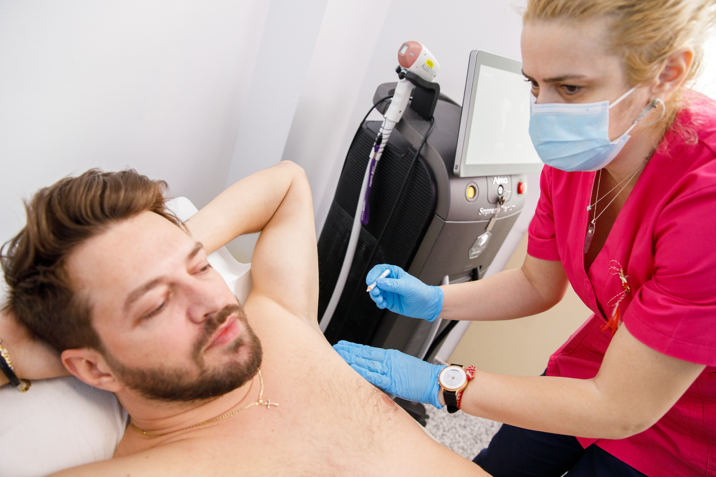 Epilarea definitivă este pentru bărbații care se respectă! Romeo Visca din Adela e unul din ei