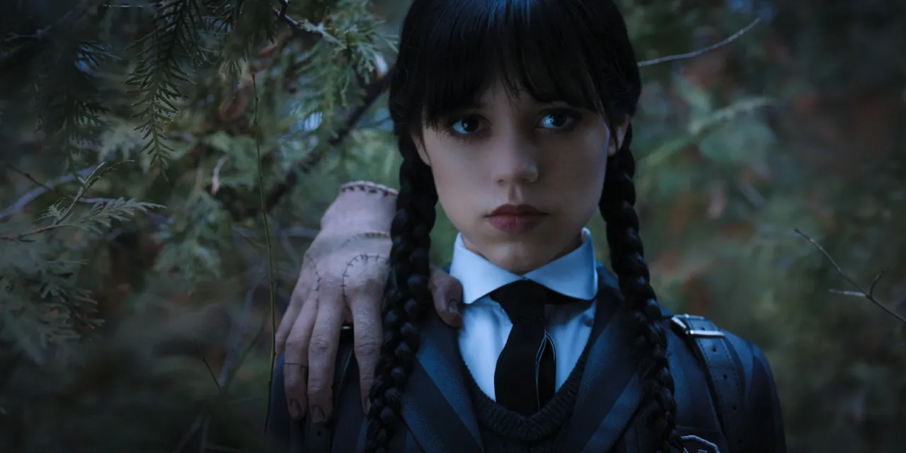 Cele opt episoade din serialul WEDNESDAY sunt disponibile pe Netflix